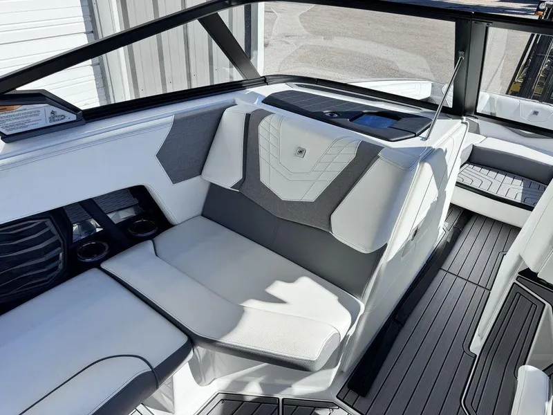 Slide: The Image of Nautique Super Air Nautique G23 2024 - 8