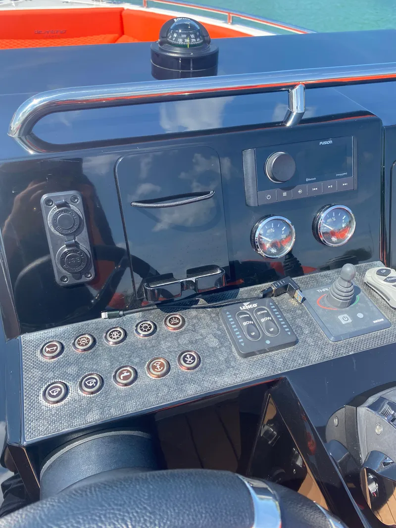 Slide: The Image of Control panel of a 2020 De Antonio Yachts D 28 boat. - 32