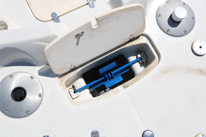 Slide: The Image of Open storage compartment on a 2007 Tahoe Q6 SF boat. - 30