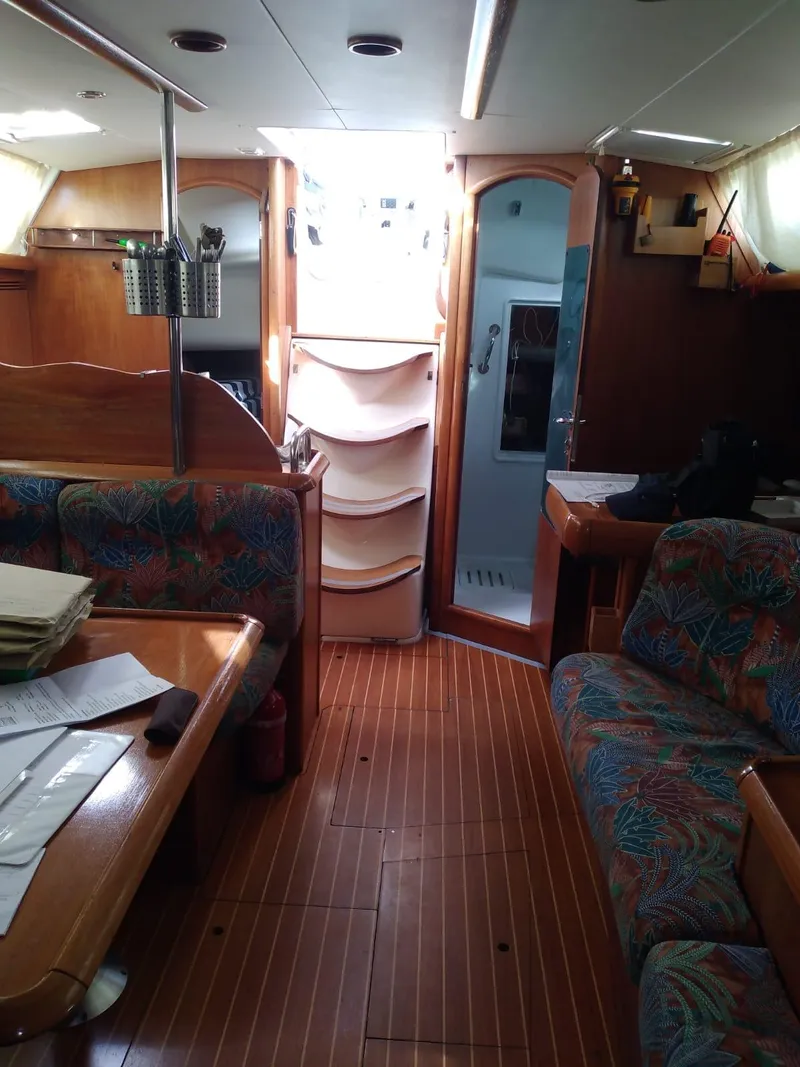 Slide: The Image of Interior of a 2005 Jeanneau Sun Odyssey 40.3 yacht. - 10