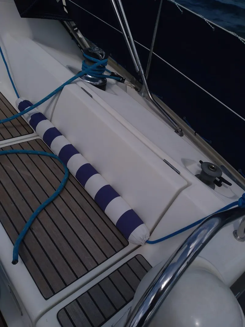 Slide: The Image of Jeanneau Sun Odyssey 40.3, 2005, deck view with blue ropes. - 20