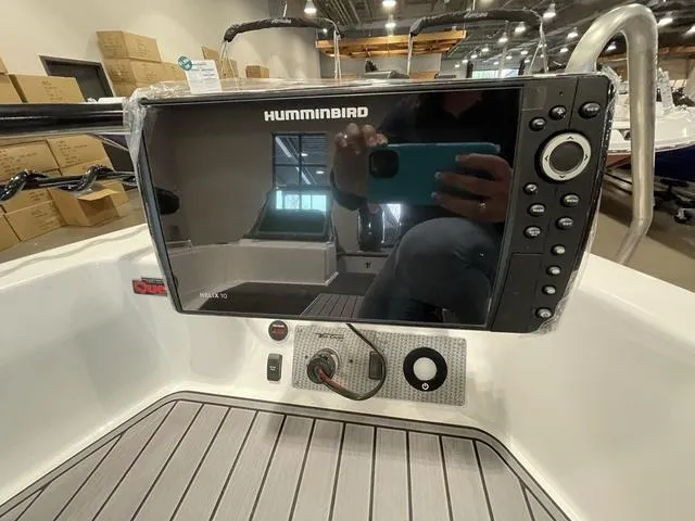 Slide: The Image of 2023 Yar-Craft 209 TFX boat with Humminbird Helix 10 fish finder. - 13