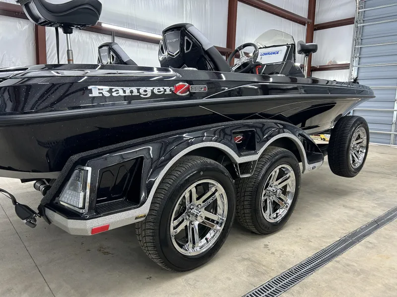Slide: The Image of 2024 Ranger Z520R Ranger Cup Equipped boat in a garage. - 17