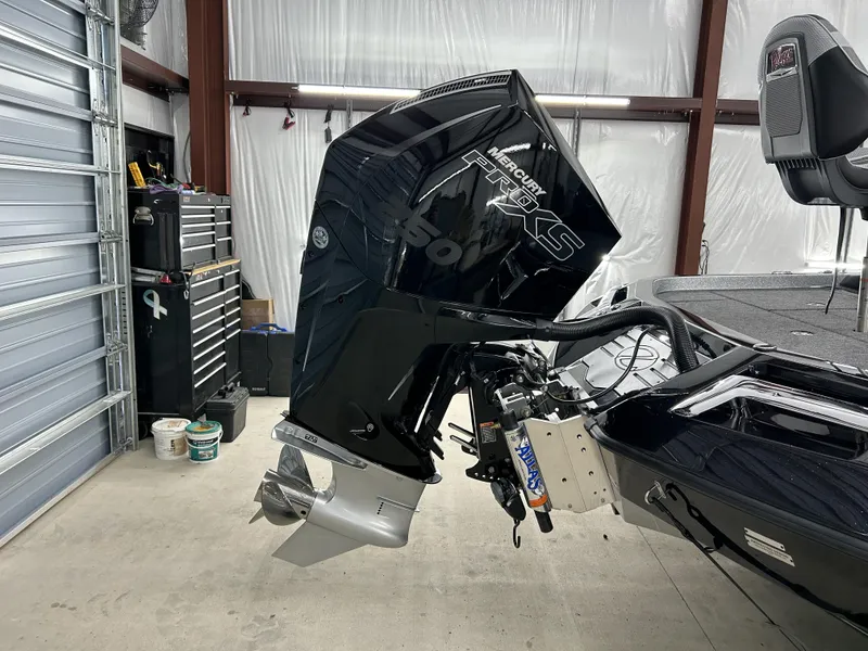 Slide: The Image of 2024 Ranger Z520R Ranger Cup Equipped boat with Mercury Pro XS engine in a garage. - 19