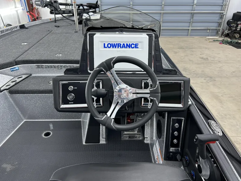 Slide: The Image of 2024 Ranger Z520R Ranger Cup Equipped boat dashboard with Lowrance electronics. - 7