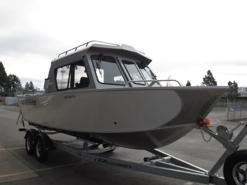 Slide: The Image of 2024 Hewescraft 220 OCEAN PRO HT FC boat on trailer. - 7