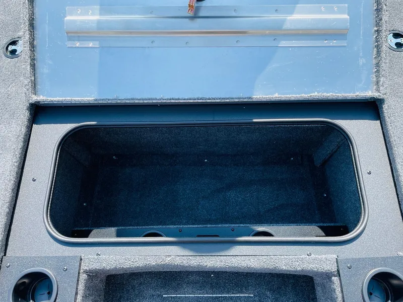 Slide: The Image of 2024 Tracker Pro Team 195 TXW Tournament Edition storage compartment. - 21