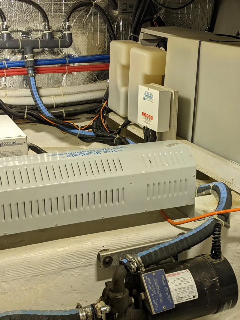 Slide: The Image of Carver 506 Motor Yacht 2000 - 58