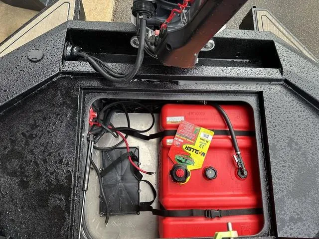 Slide: The Image of Avid 18 Commander 2025 - 11