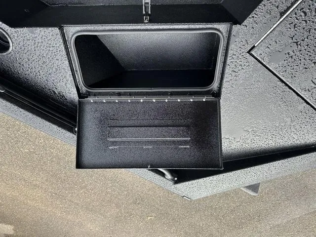 Slide: The Image of Avid 18 Commander 2025 - 24