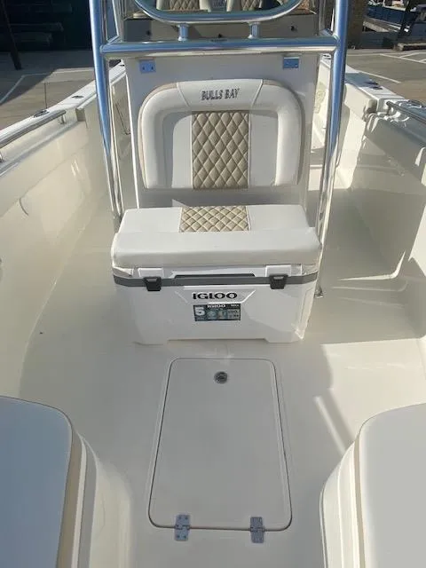 Slide: The Image of Bulls Bay 255CC 2025 - 6