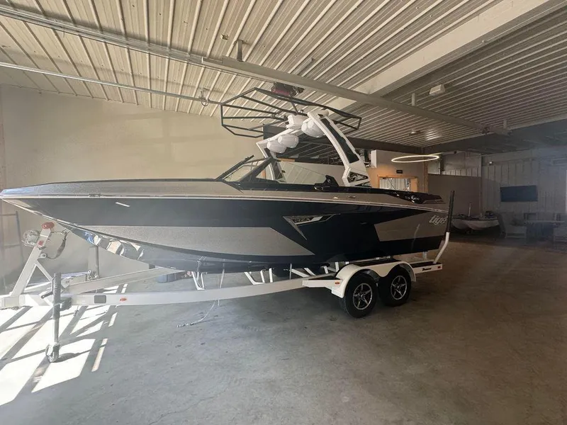 Slide: The Image of Tigé 22RZX 2024 - 0