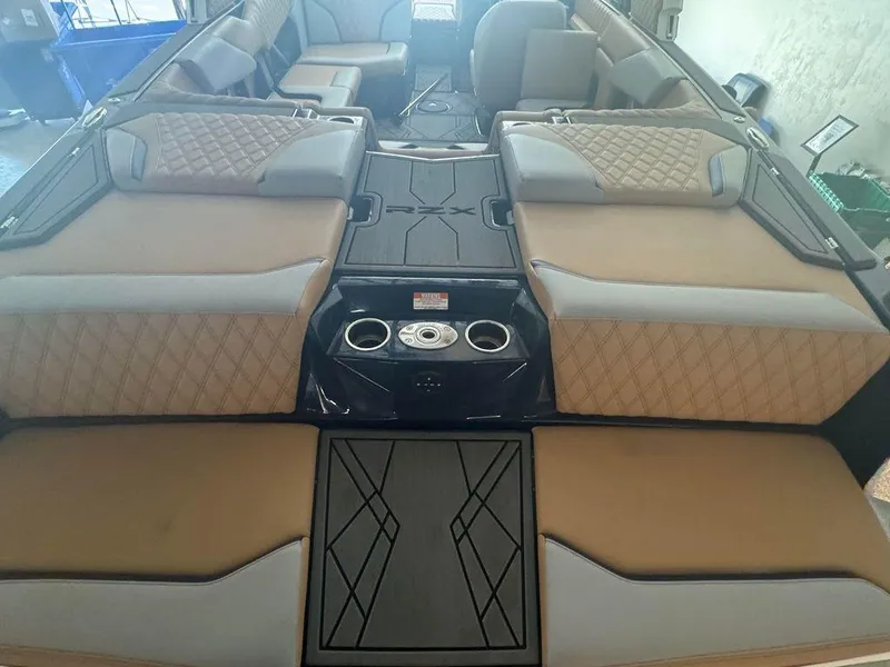 Slide: The Image of Tigé 22RZX 2024 - 4