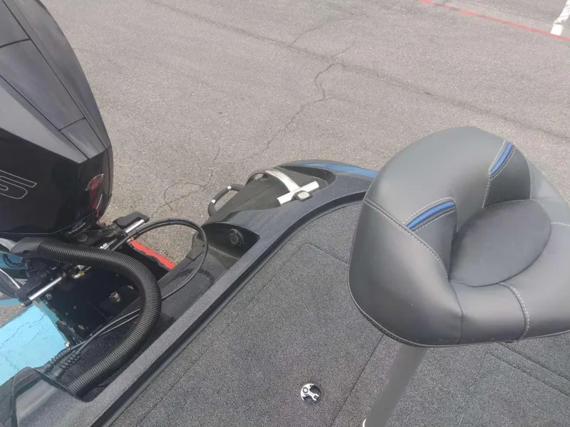Slide: The Image of 2024 Nitro Z20 Pro boat with motor and seat. - 14