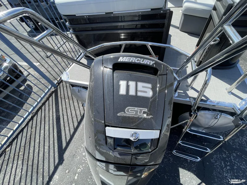 Slide: The Image of 2023 Crest 220 LX L Classic pontoon boat with Mercury 115 CT outboard motor. - 8