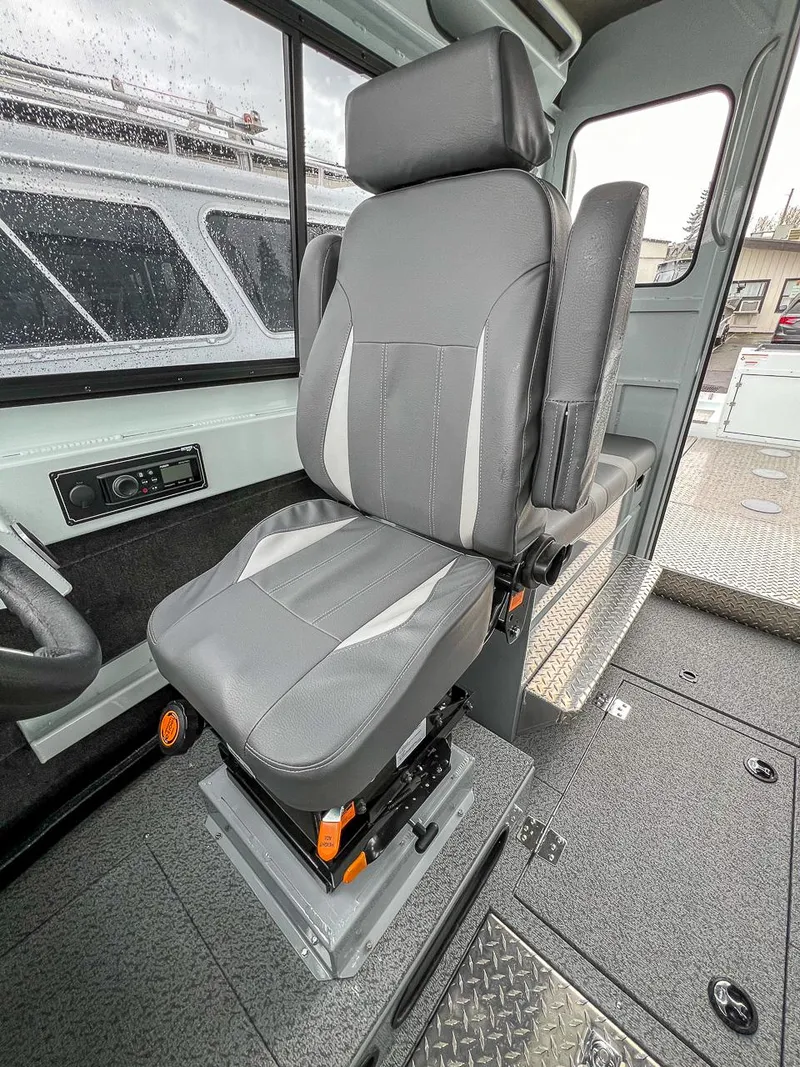 Slide: The Image of Hewescraft 250 Alaskan 2024 - 11