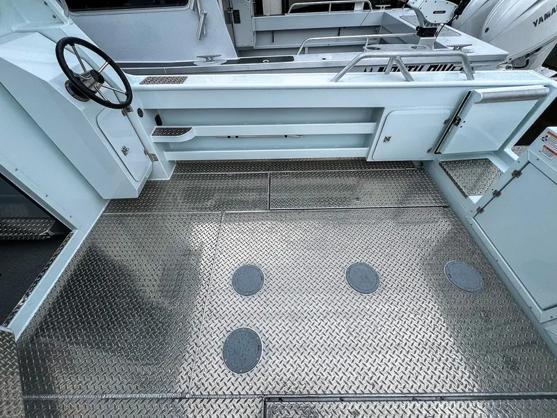 Slide: The Image of Hewescraft 250 Alaskan 2024 - 16