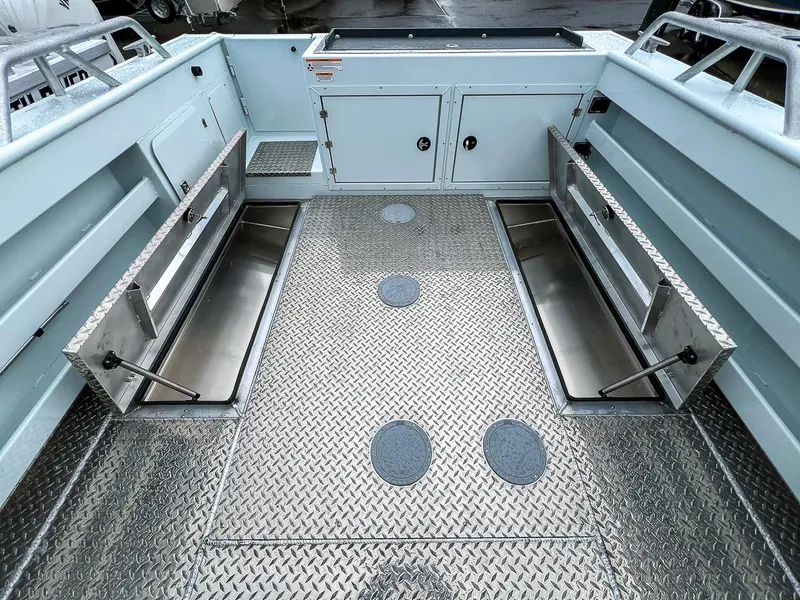 Slide: The Image of Hewescraft 250 Alaskan 2024 - 18