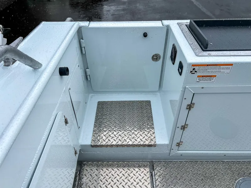 Slide: The Image of Hewescraft 250 Alaskan 2024 - 20