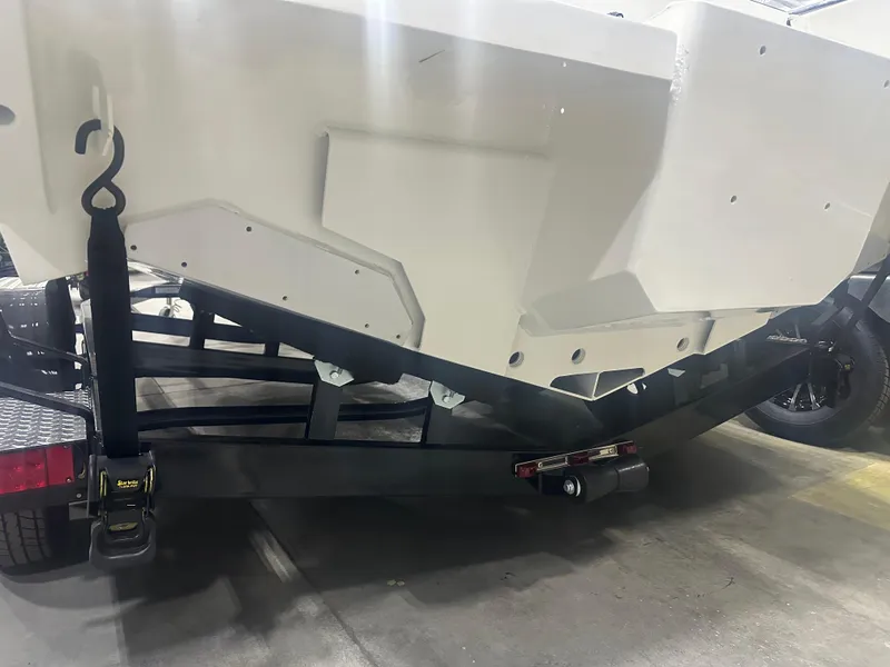 Slide: The Image of Extreme Boats 645 Center Console Transom  - 10