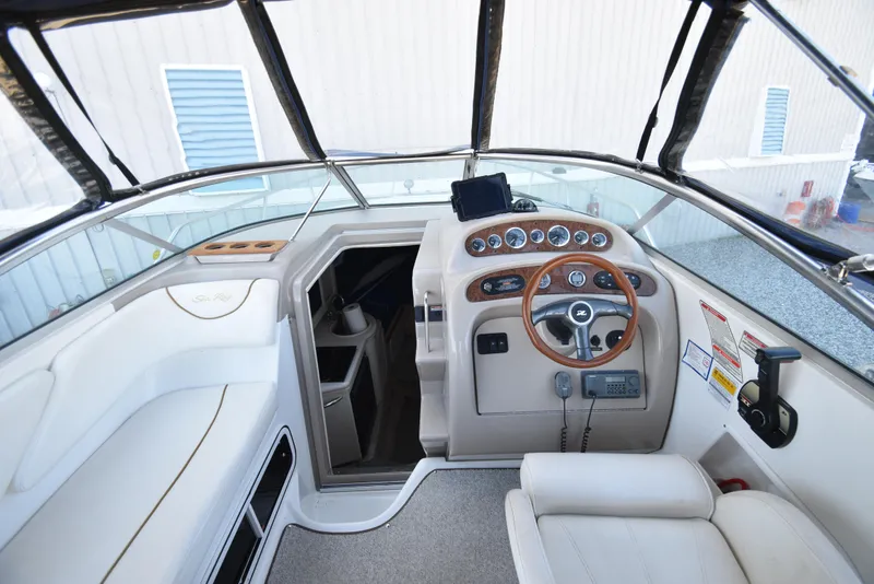 Slide: The Image of Sea Ray Sundancer 260 2000 - 19