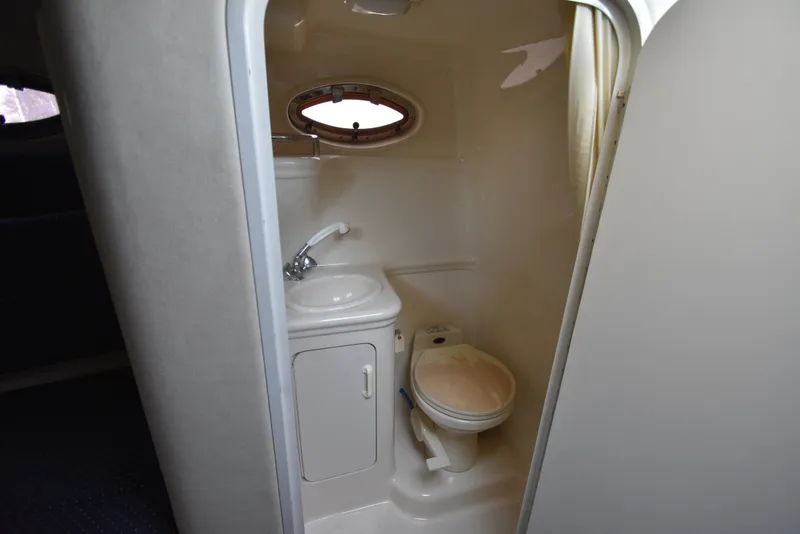 Slide: The Image of Sea Ray Sundancer 260 2000 - 29