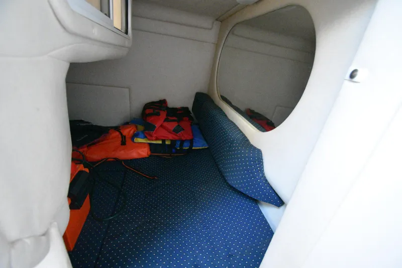 Slide: The Image of Sea Ray Sundancer 260 2000 - 31