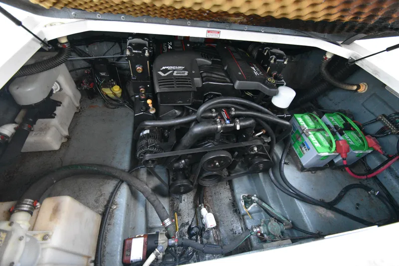 Slide: The Image of Sea Ray Sundancer 260 2000 - 32