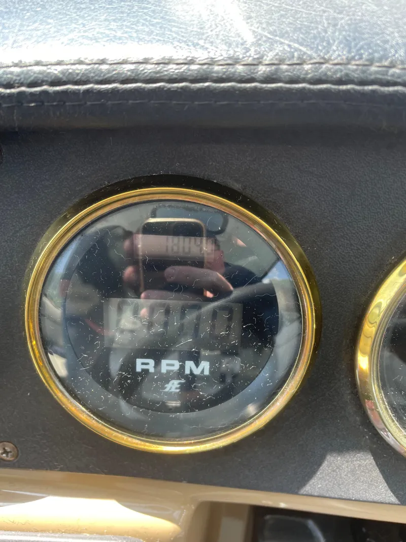 Slide: The Image of Close-up of RPM gauge on 2002 Carver 444 Cockpit Motoryacht. - 23