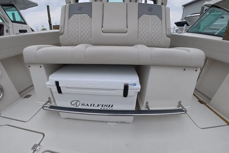 Slide: The Image of Sailfish 360 CC 2025 - 11