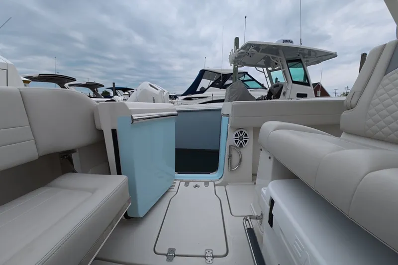 Slide: The Image of Sailfish 360 CC 2025 - 17