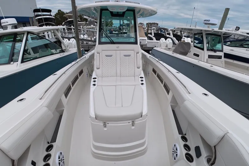 Slide: The Image of Sailfish 360 CC 2025 - 32