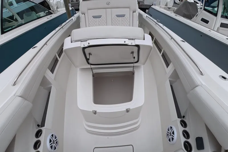 Slide: The Image of Sailfish 360 CC 2025 - 34