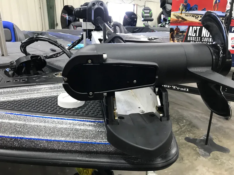 Slide: The Image of 2024 Ranger Z519 boat with Ultrex trolling motor in showroom. - 17