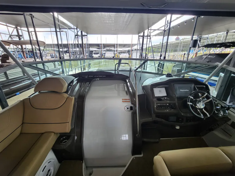 Slide: The Image of Cruisers 350 Express 2014 - 24