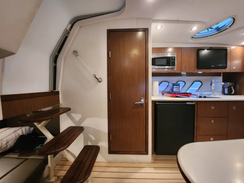 Slide: The Image of Cruisers 350 Express 2014 - 25
