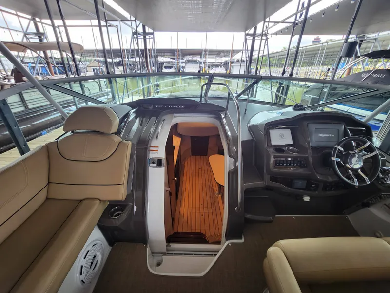 Slide: The Image of Cruisers 350 Express 2014 - 27