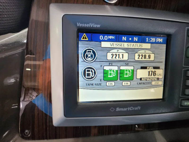Slide: The Image of Cruisers 350 Express 2014 - 38