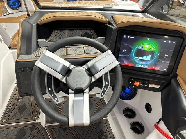 Slide: The Image of Tigé 24RZX 2024 - 13