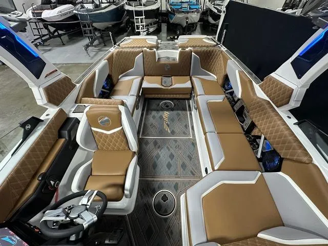 Slide: The Image of Tigé 24RZX 2024 - 16