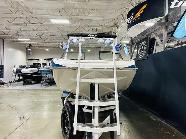 Slide: The Image of Tigé 24RZX 2024 - 3