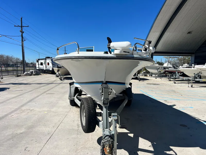 Slide: The Image of 1986 Wellcraft V-20 Sport boat on trailer, blue sky. - 3