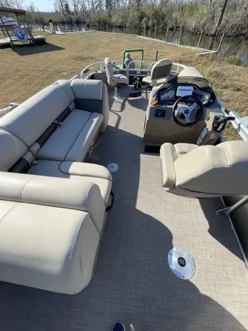 Slide: The Image of Sun Tracker SportFish 20 DLX 2023 - 9