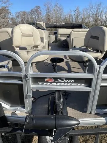 Slide: The Image of Sun Tracker SportFish 20 DLX 2023 - 5