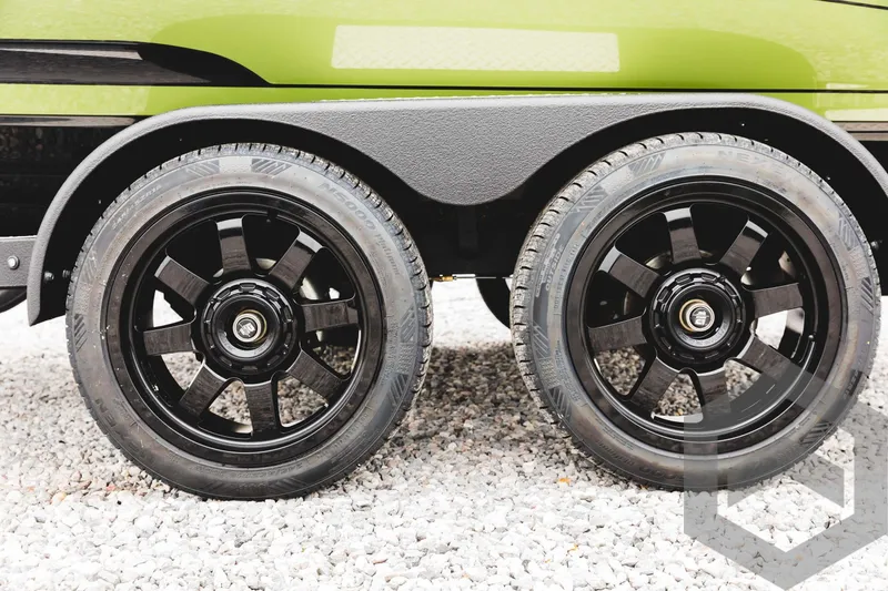 Slide: The Image of Caymas XS 20 Pro 2024 - 64