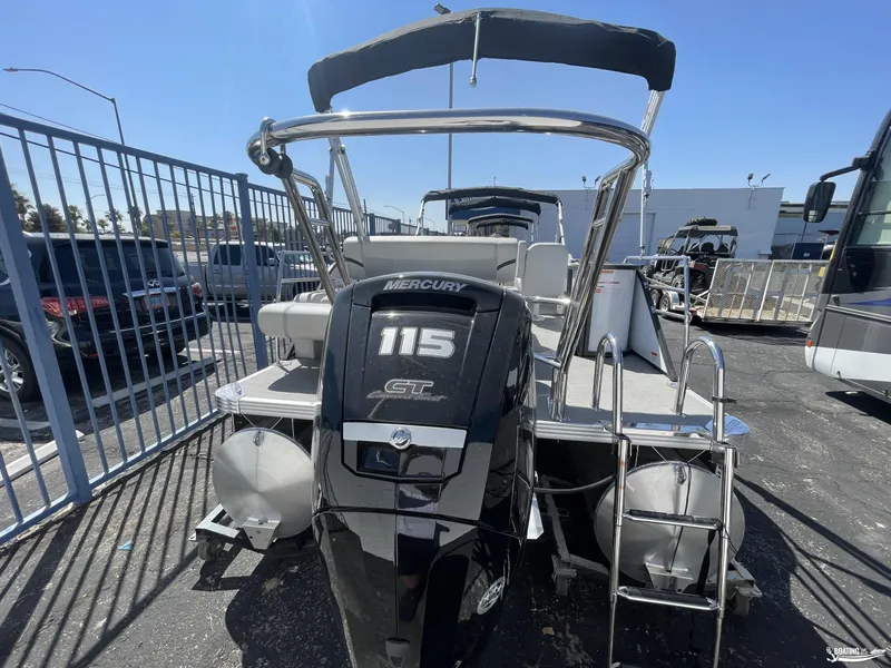 Slide: The Image of 2023 Crest 220 LX Classic SLS pontoon boat with Mercury 115 HP engine. - 10