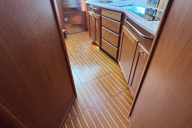 Slide: The Image of Sabre 48 Salon Express 2024 - 47