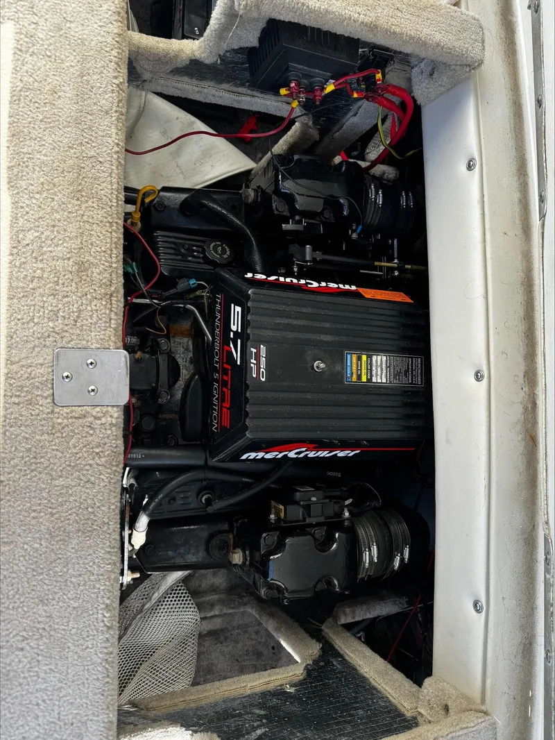 Slide: The Image of Crownline Boats 225 1999 - 17