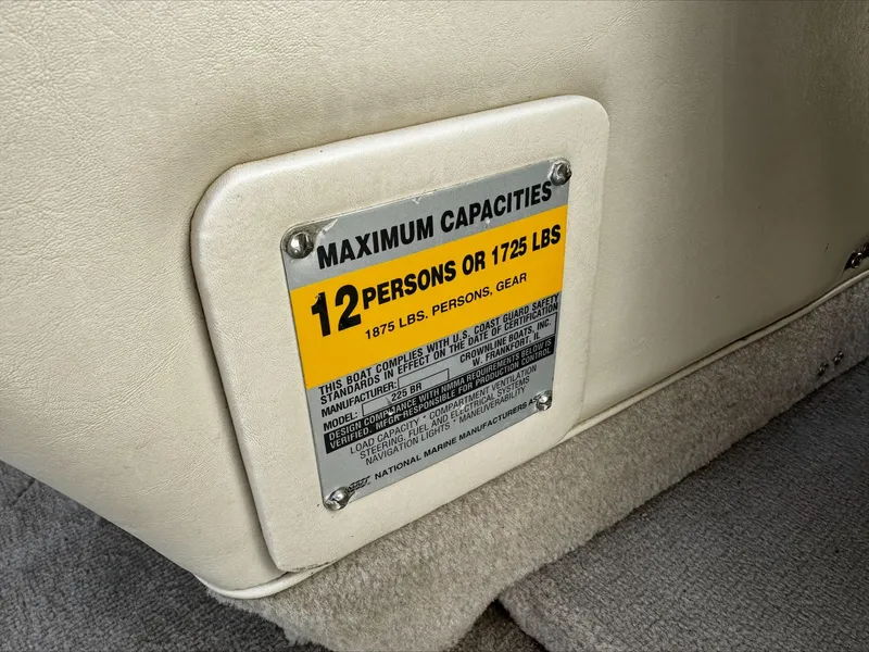 Slide: The Image of Crownline Boats 225 1999 - 18