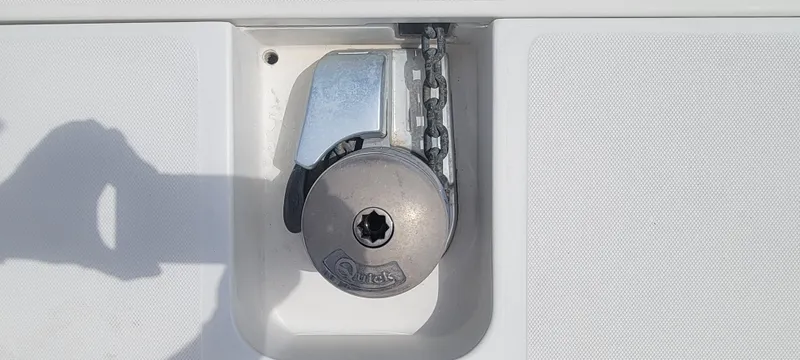Slide: The Image of Anchor windlass on 2009 Ferretti Yachts 470 deck. - 9